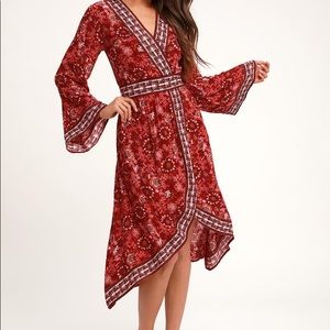 Lulus, Medium, Bohemian, Red, Floral Print, Bell Sleeve Dress. Lightweight